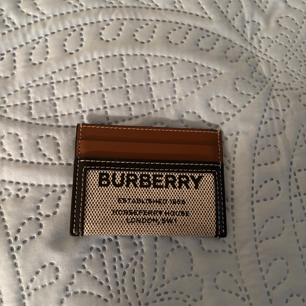 Burberry credit card holder
